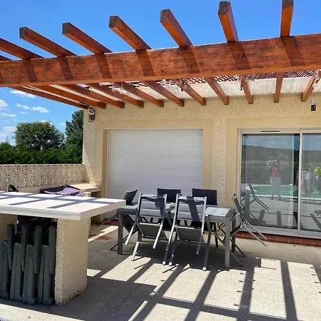 Moderne Dans Village Typique * Briatexte