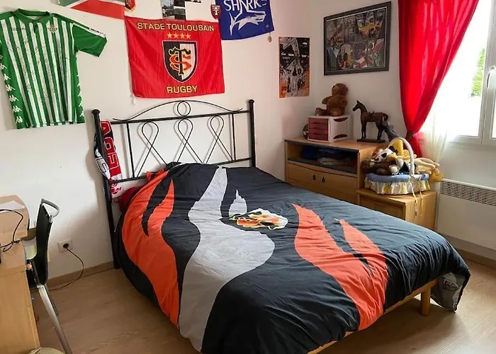 Moderne Dans Village Typique * Briatexte